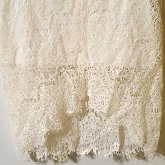 #024  Off white fitted lace dress - Picture 9 of 10